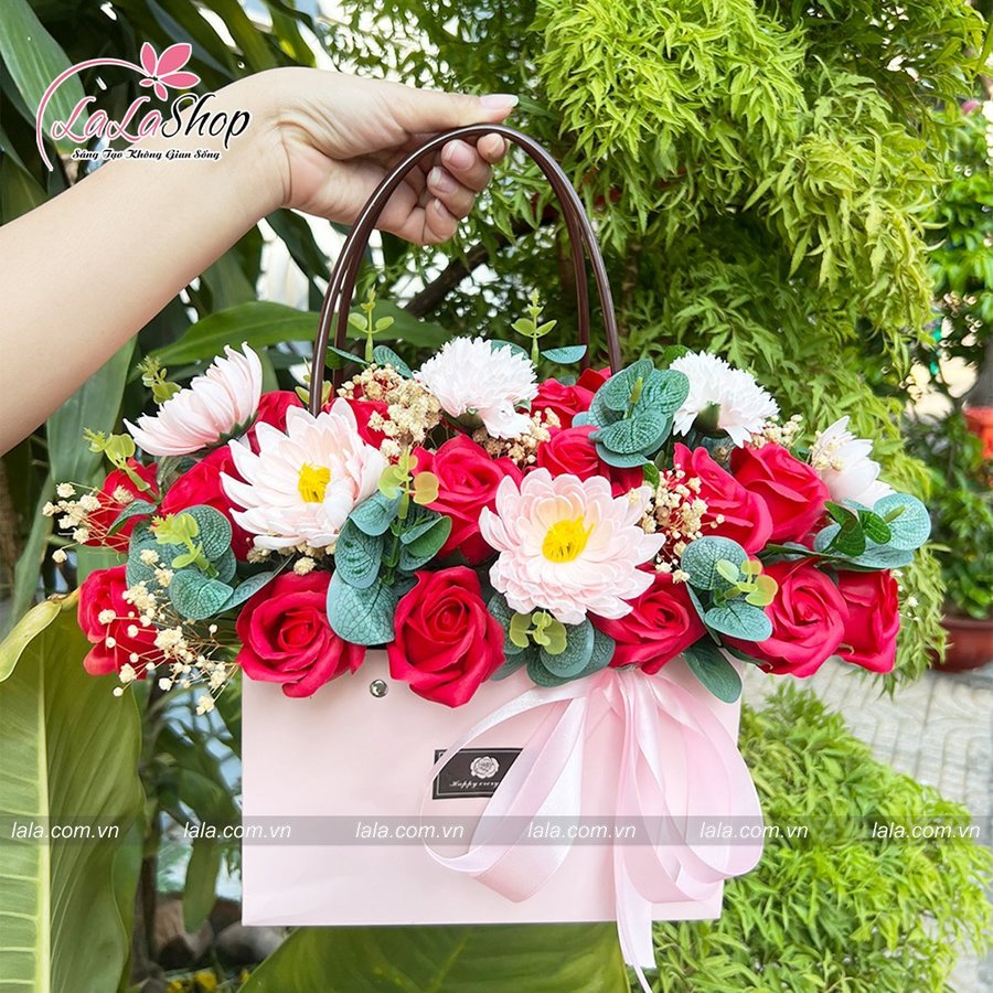 Giỏ hoa sáp thơm Đỏ - Hồng - Trắng