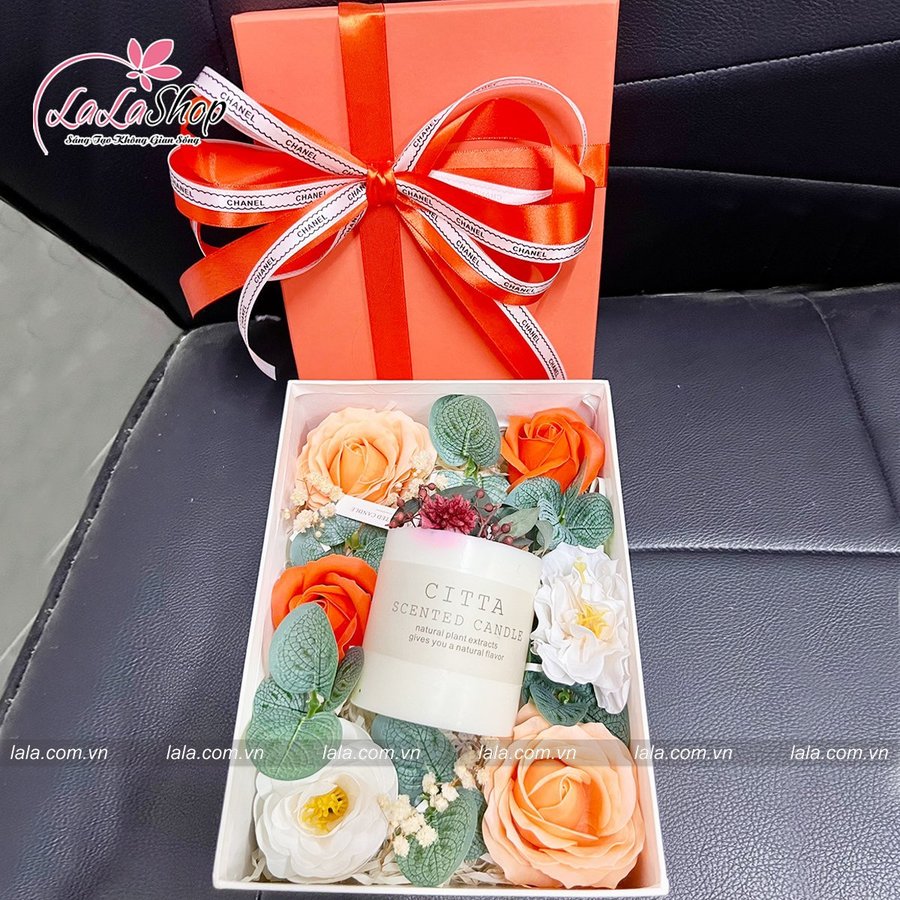 Hộp quà tặng nến thơm hoa sáp kèm phụ kiện mẫu chữ nhật 079