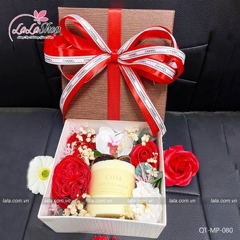 Hộp quà tặng nến thơm hoa sáp kèm phụ kiện mẫu vuông 080