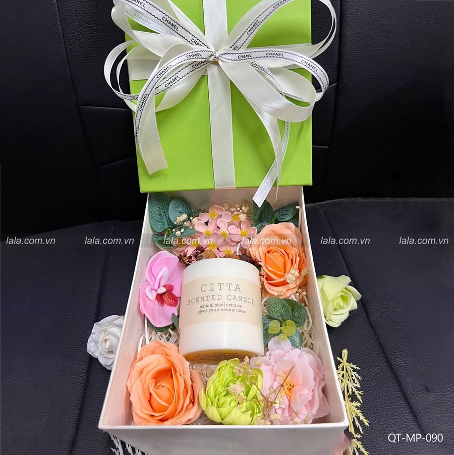 Hộp quà tặng nến thơm hoa sáp kèm phụ kiện mẫu chữ nhật 090