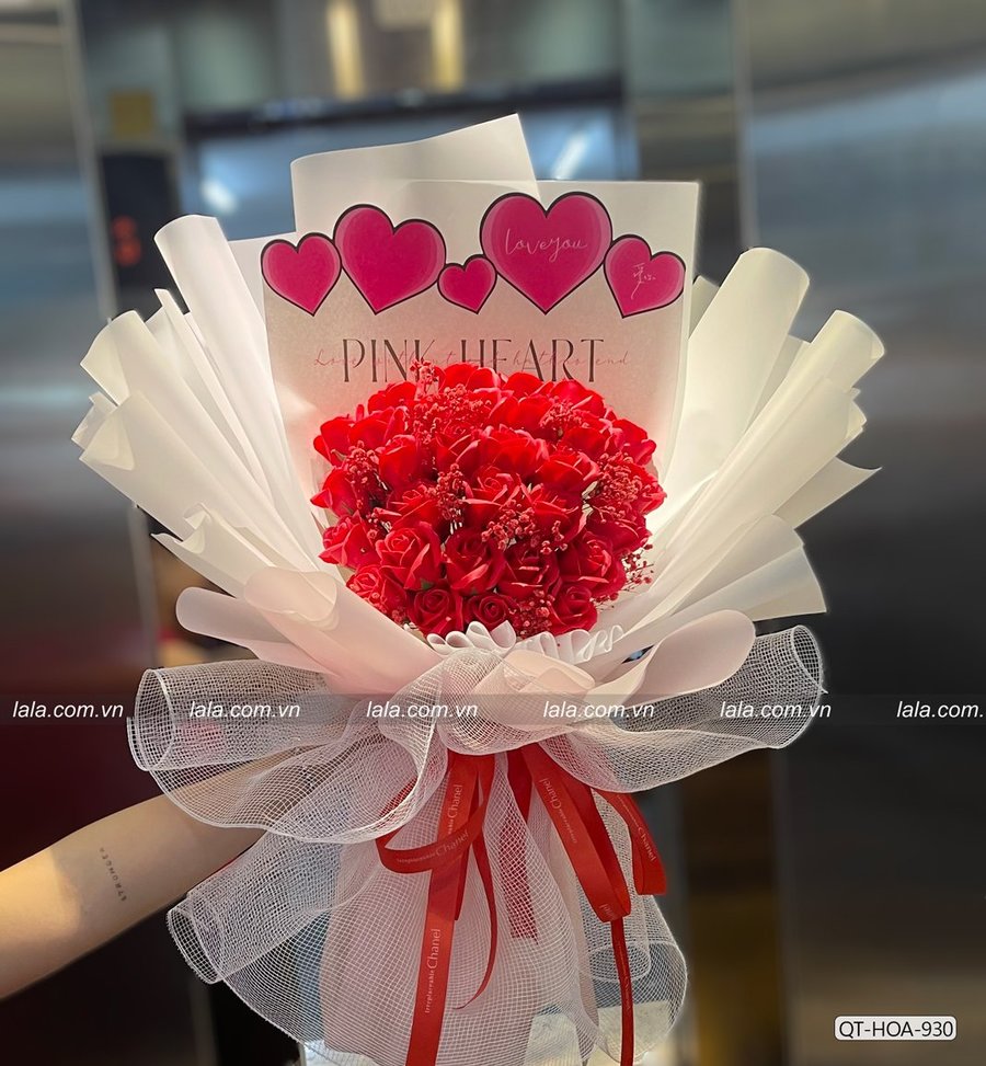 Bó hoa hồng sáp đỏ phối hoa baby đỏ mẫu 930