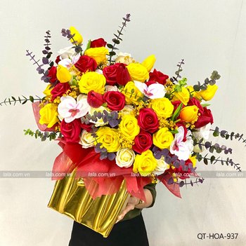 Lẵng hoa sáp thơm để bàn sắc vàng mix nhiều loại mẫu 937