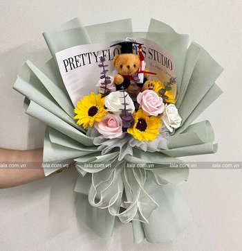 Bó hoa sáp kèm gấu tốt nghiệp giấy Xốp Gấm Hàn Quốc Không Nhăn