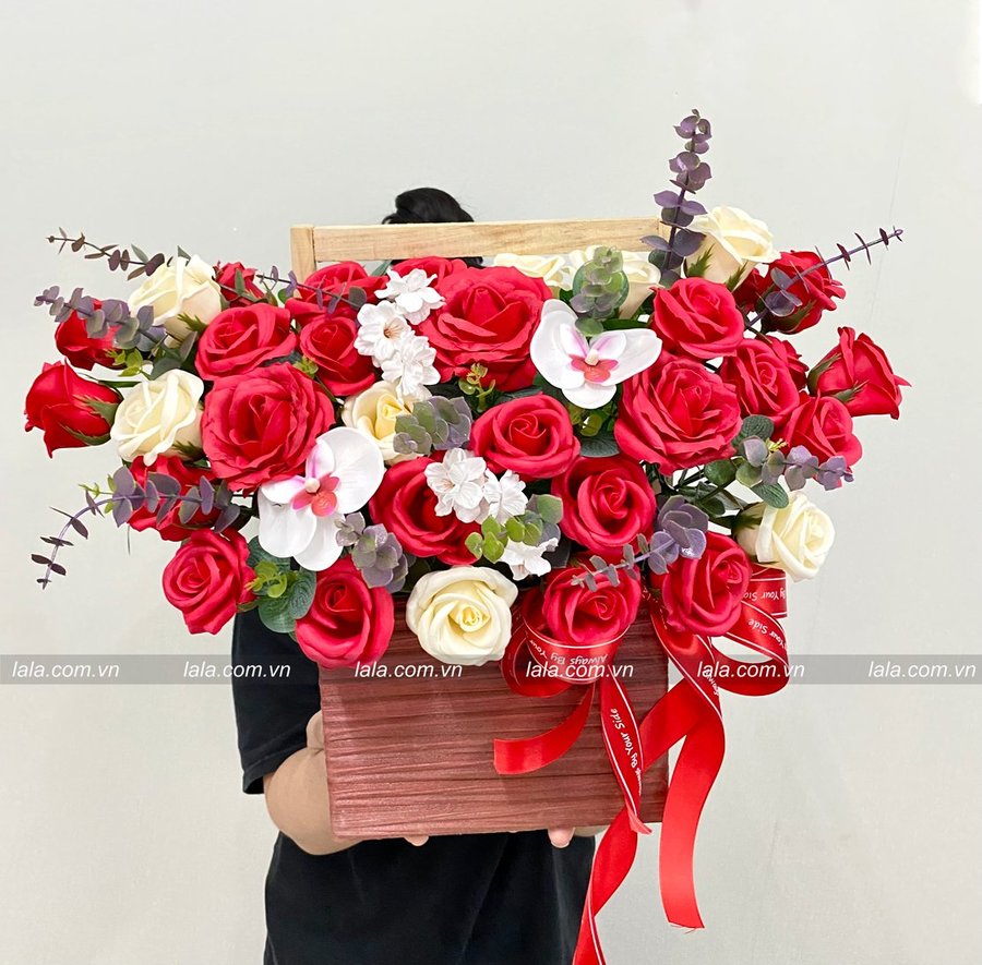 Lẵng Hoa Sáp Thơm Để Bàn Tông Màu Đỏ Hương Thơm ngọt ngào Mẫu 952