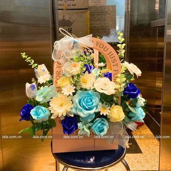 Giỏ hoa sáp thơm để bàn quà tặng dịp đặc biệt (Trắng-Xanh)