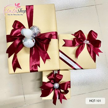 Set 3 hộp quà giáng sinh trang trí cây thông noel màu vàng và nơ đỏ