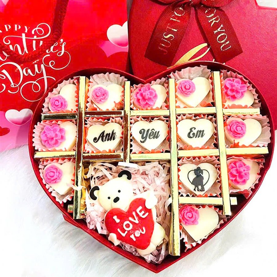 Hộp Socola Valentine hình gấu I love you và chữ Anh yêu em