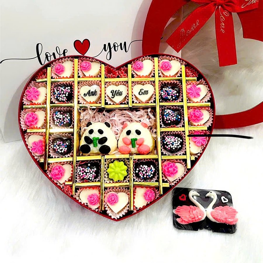 Hộp Socola tình nhân trái tim chữ i love you và 2 gấu trúc
