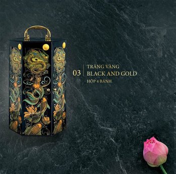 Bánh Trung Thu Kinh Đô Trăng Vàng Black And Gold Thượng Hạng Hộp 4 Bánh (G4)