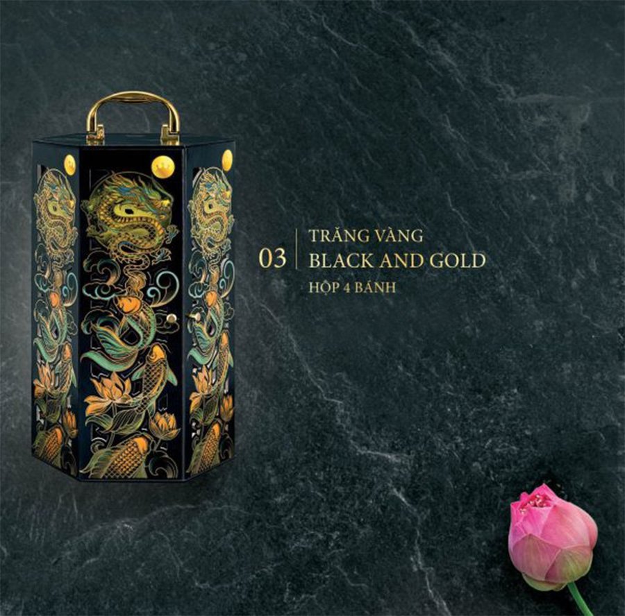Bánh Trung Thu Kinh Đô Trăng Vàng Black And Gold Thượng Hạng Hộp 4 Bánh (G4)