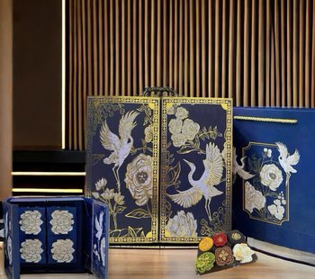 Hộp 4 Bánh Trung Thu Tân Dân Lợi Thiên Vũ Cát Tường