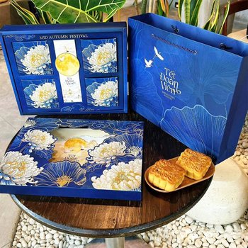 Hộp 4 Bánh Trung Thu Tân Dân Lợi Minh Nguyệt Khai Hoa Kèm Trà