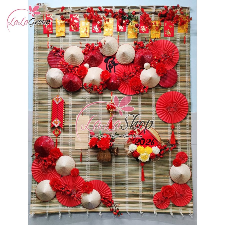 Tiểu cảnh mành tre trang trí tết Năm Mới sung túc phát tài