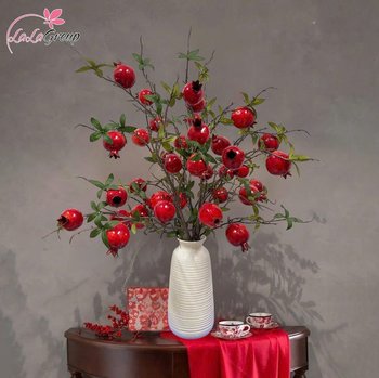 Bình hoa lựu đỏ cát tường