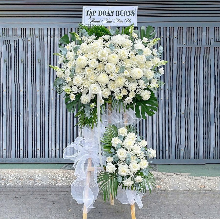 Kệ Hoa Chia Buồn Hoa Cúc Mẫu Đơn Mix Hoa Hồng Trắng Tinh Tế