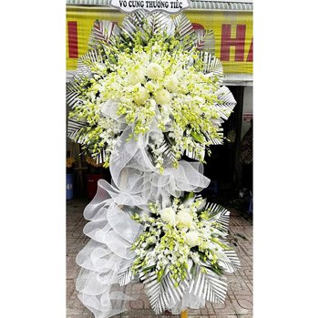Kệ Hoa Chia Buồn Hoa Cúc Mẫu Đơn Mix Lưới Trắng Nhẹ Nhàng Tinh Khiết