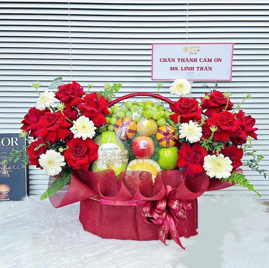 Giỏ Trái Cây Cao Cấp Mix Hoa Hồng Đỏ Rực Rỡ Phát Tài Phát Lộc