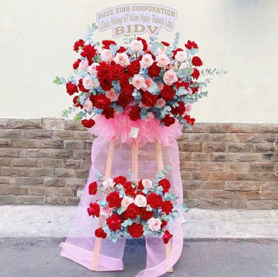 Kệ Hoa 2 Tầng Khai Trương Tone Đỏ Hồng Pastel Phát Tài Rực Rỡ