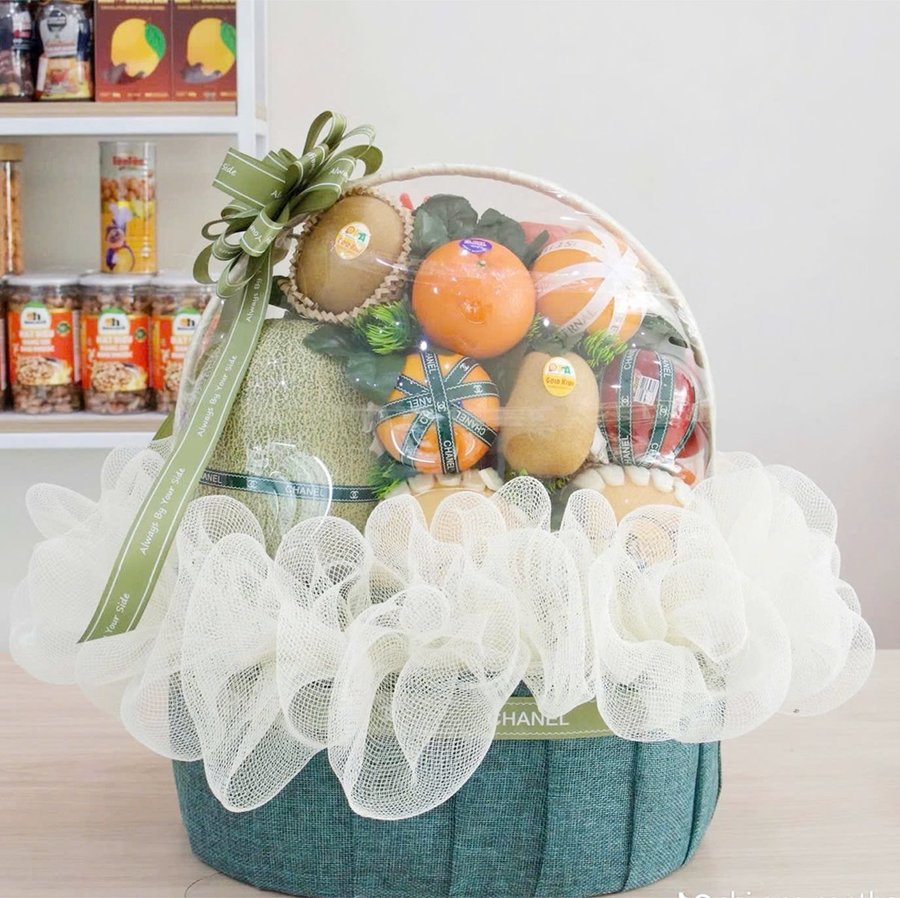 Giỏ Quà Tặng Trái Cây Nhập Khẩu Màu Xanh Phối Lưới Trắng