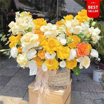 Giỏ Hoa Tươi Tone Vàng Hoàng Kim Tài Lộc Sang Trọng