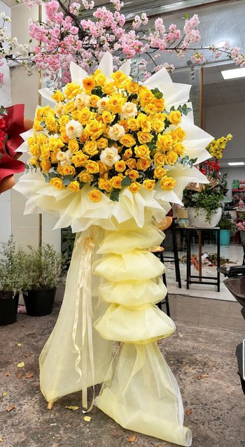 Kệ Hoa Khai Trương Tone Vàng Đại Cát Đại Lợi