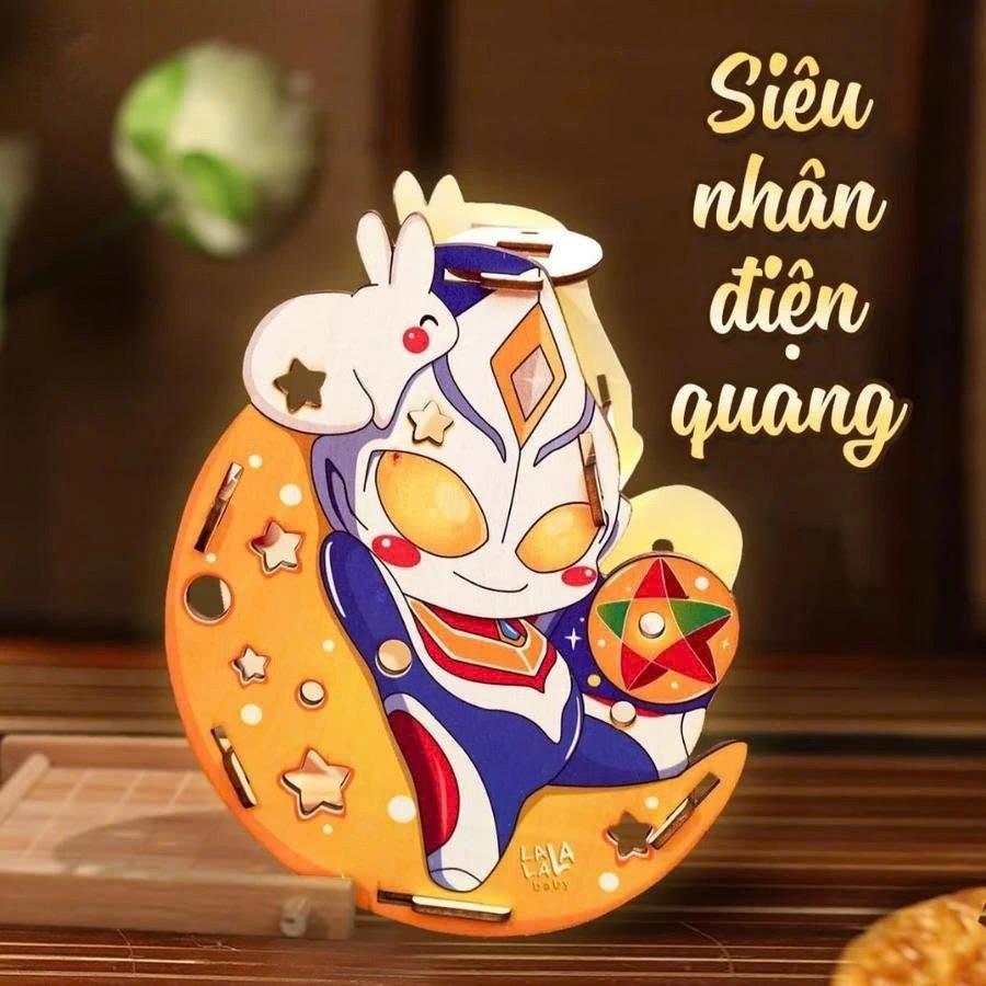 Lồng Đèn Trung Thu Bằng Gỗ Siêu Nhân ĐIện Quang